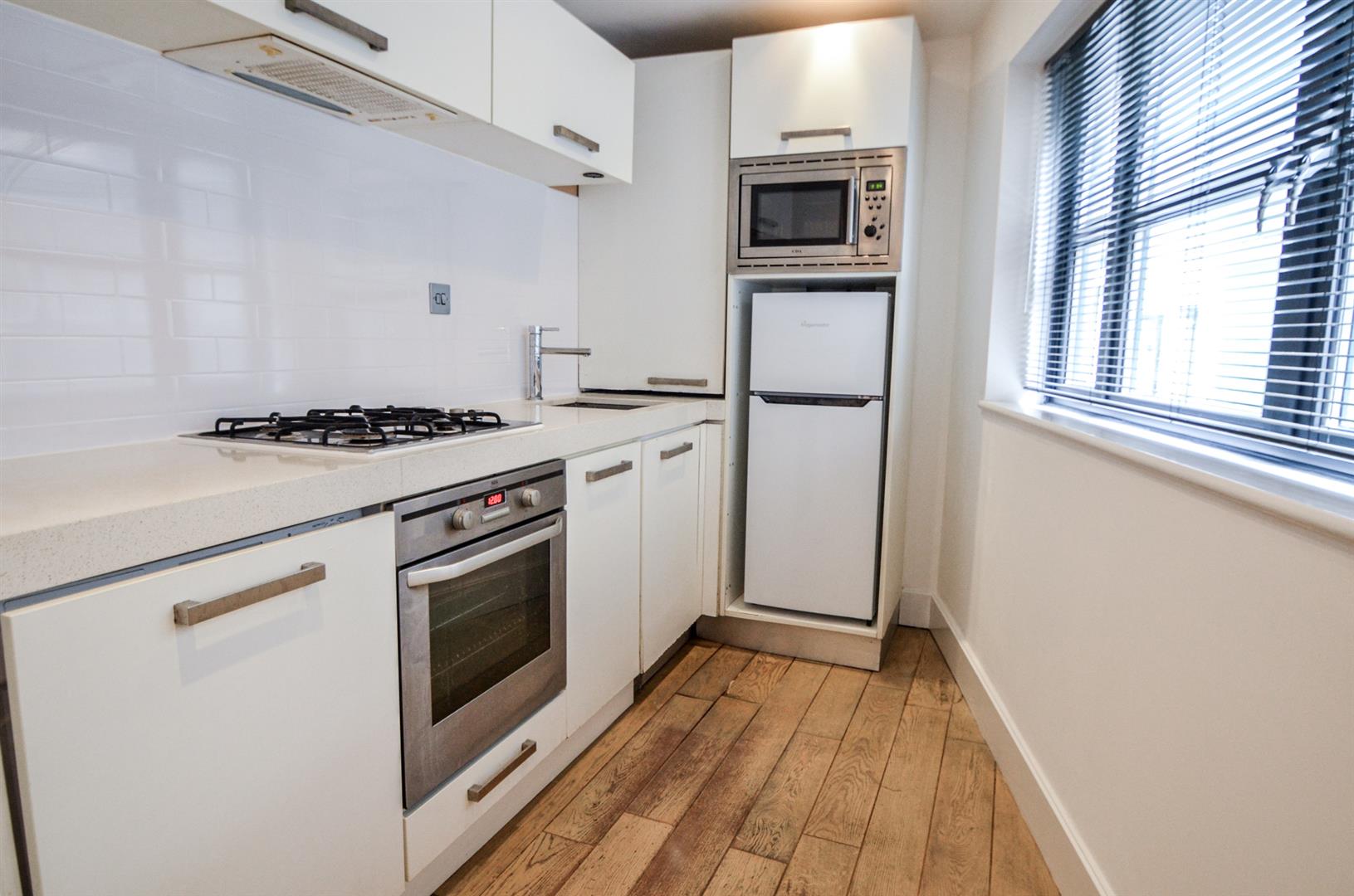 Flat 4, 17, Hatton Place, London photo 4