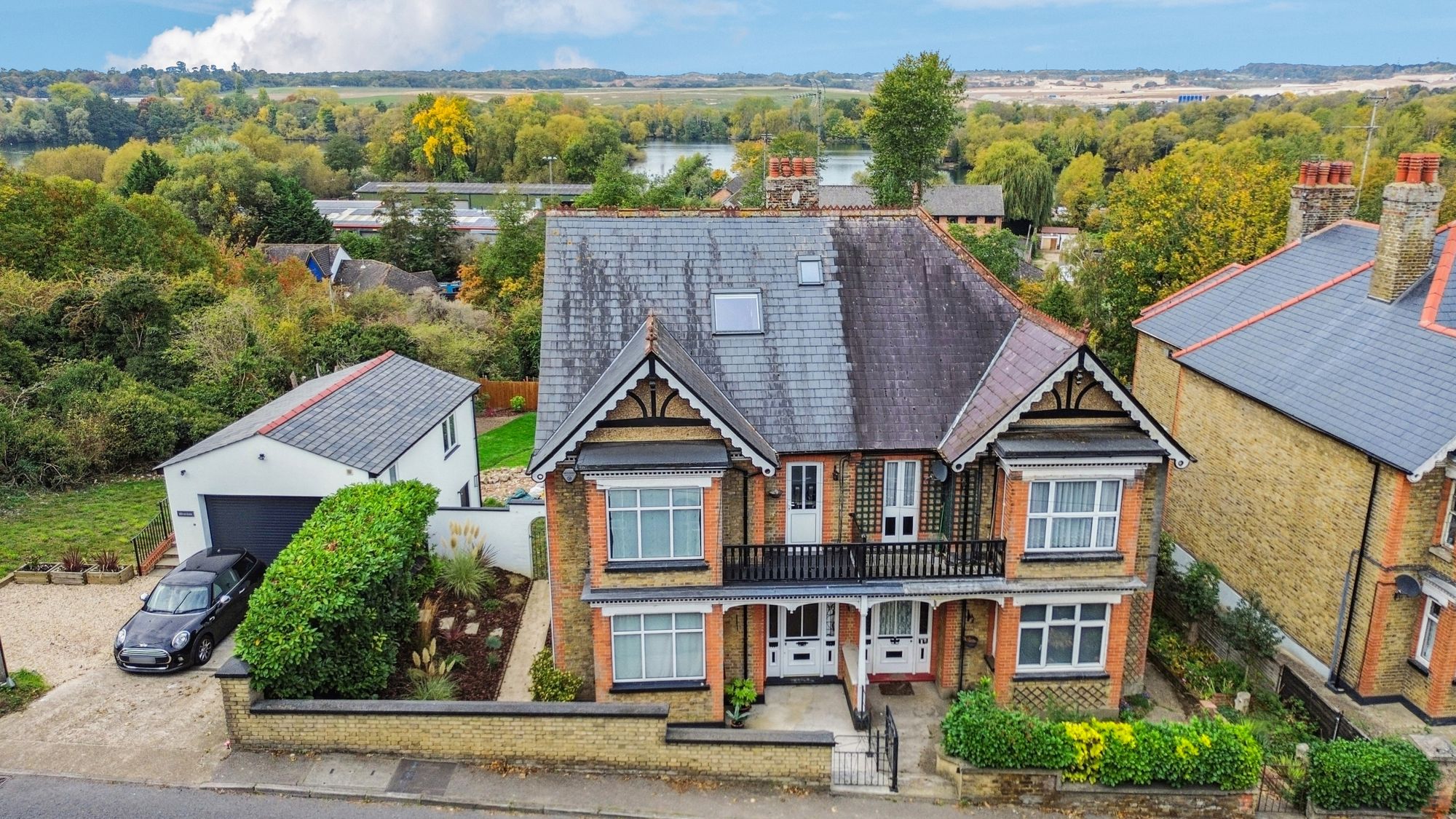 Best Coastal Towns to Buy Property in the UK