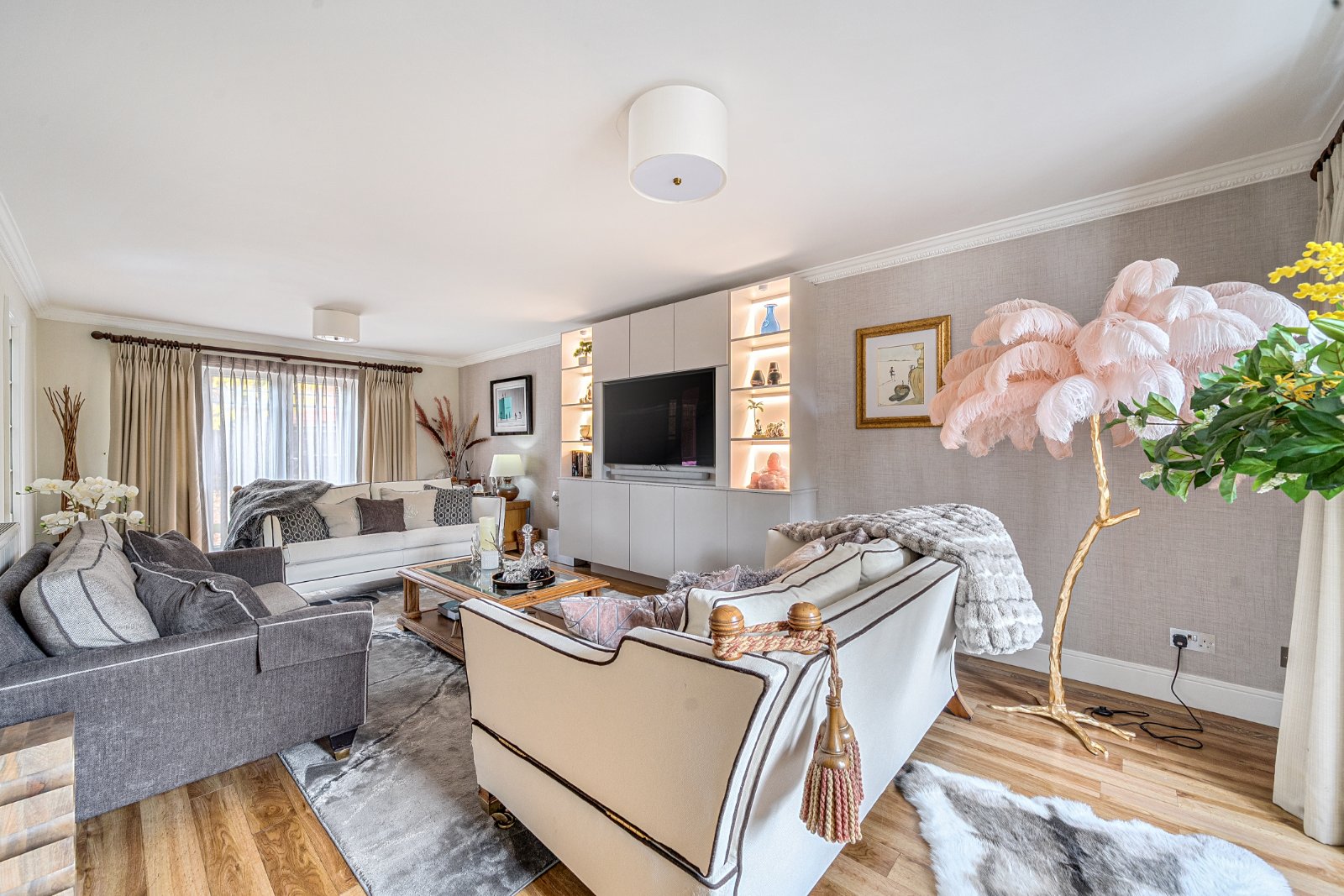 5 bedroom detached house for sale 0