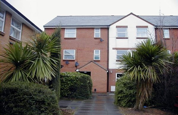 34 Queens Court, Queens Court, slough photo 2