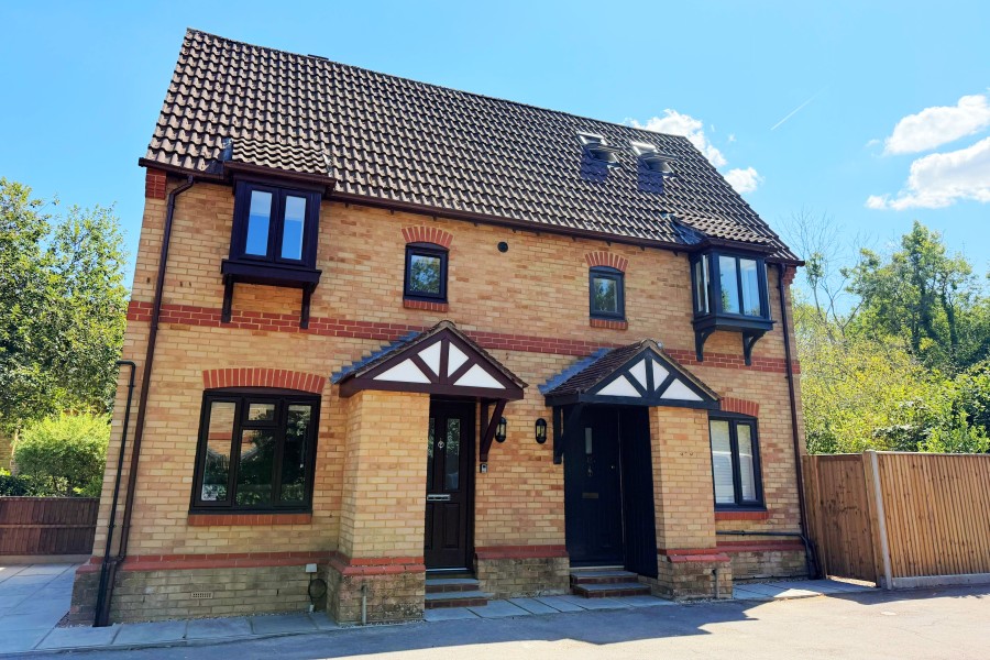 11, Suffolk Drive, Guildford photo 2