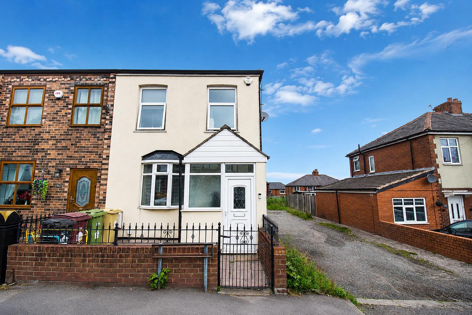 118, Plodder Lane, Bolton photo 4