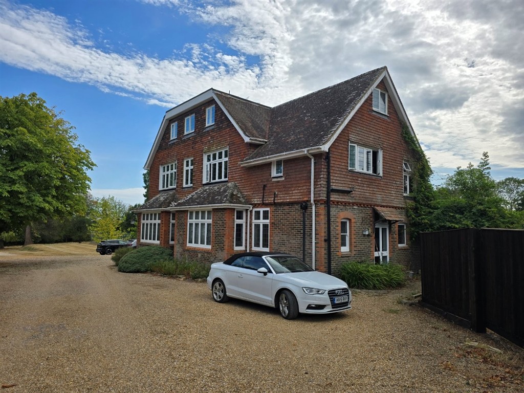 5 Woodfalls Manor, Loxwood Road, HORSHAM photo 5