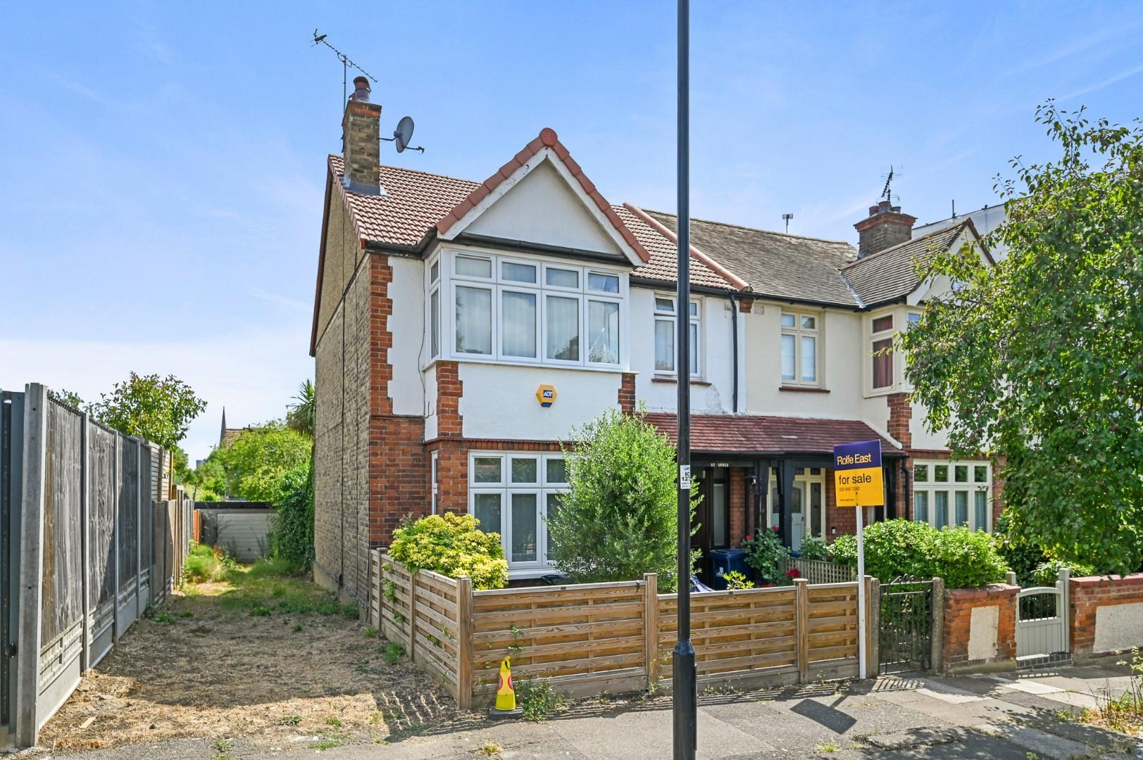 4 bedroom property for sale 0