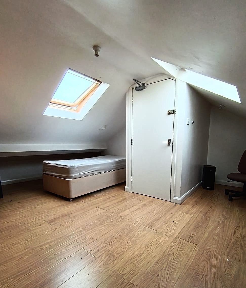 Harrow Road, Newport photo 5