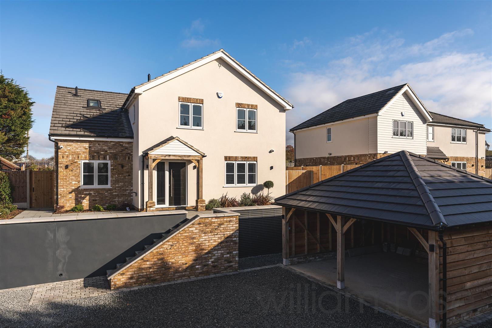 5 bedroom detached new house for sale 0