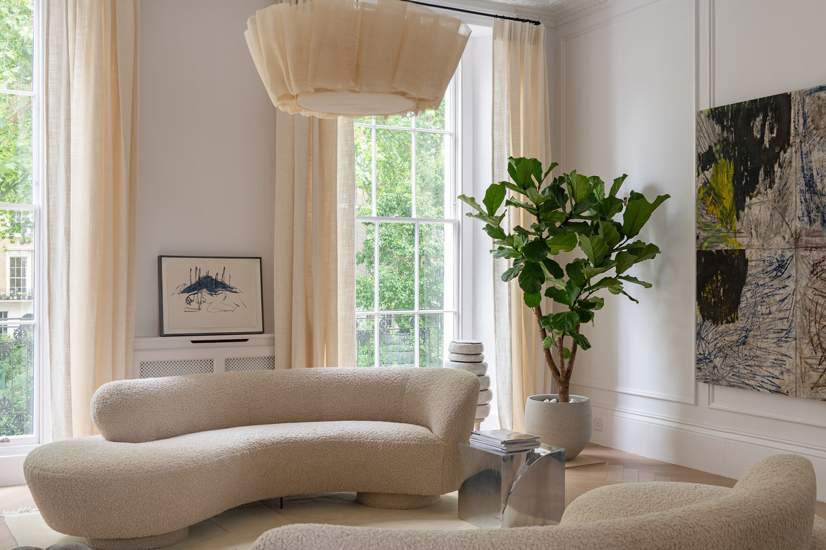 4 bedroom terraced house for sale in London