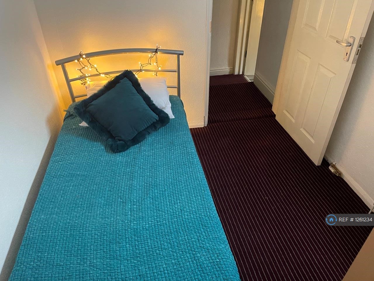 Queens Avenue, Sandycroft, Deeside CH5, room to rent 60271640