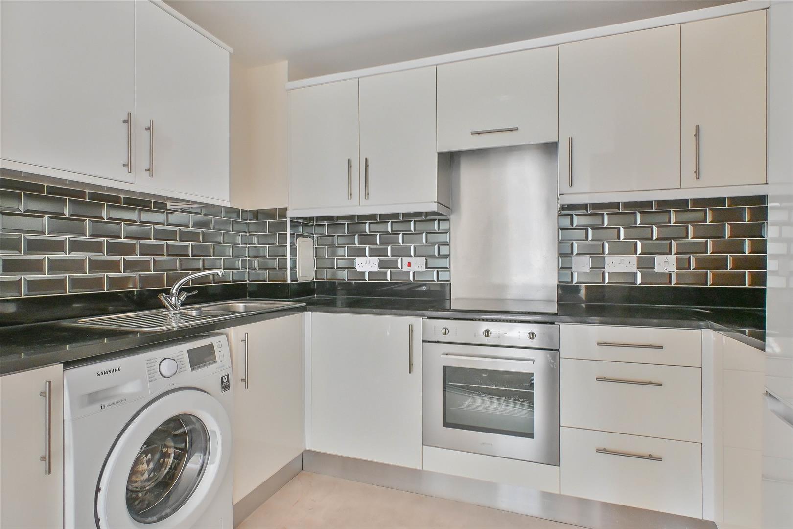 29, The Meads, Ongar Road, Brentwood photo 4