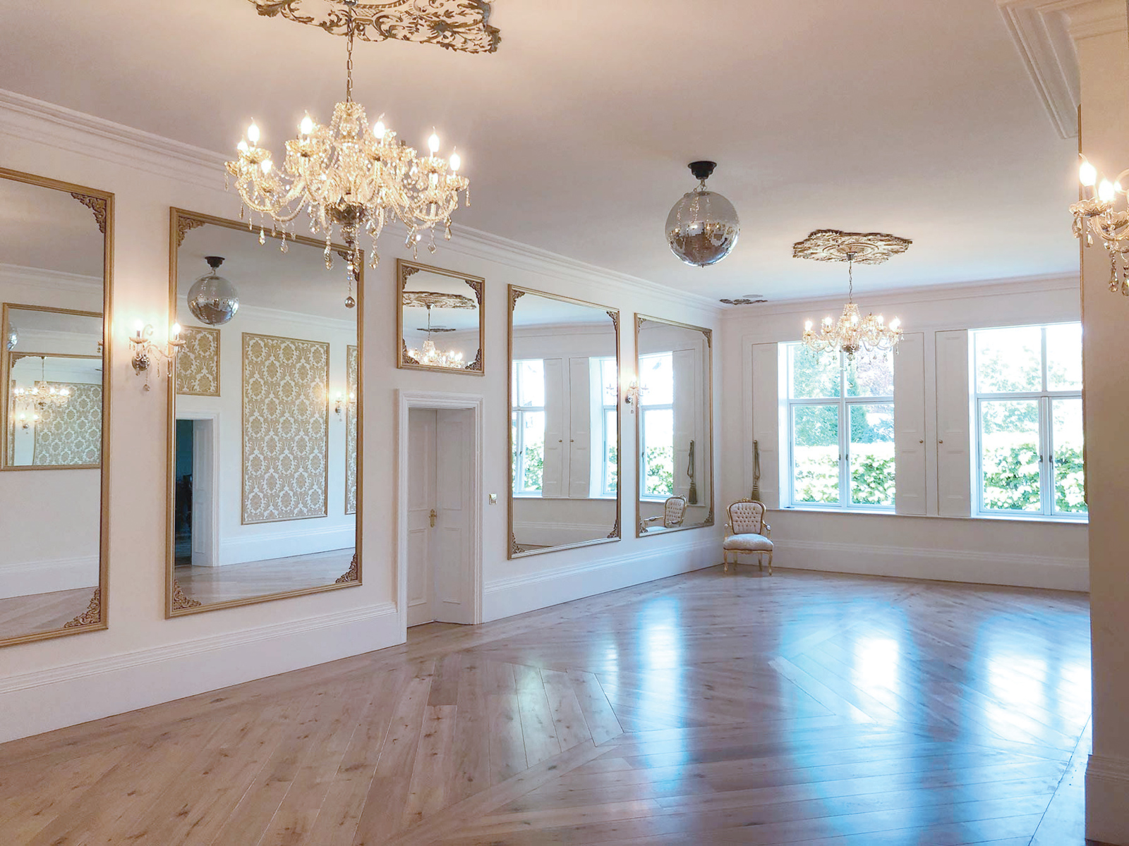 Photos of Huntsland House, Turners Hill Road, Crawley Down, Crawley