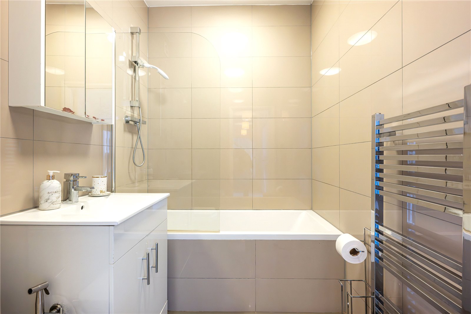 2 bedroom flat for sale 0