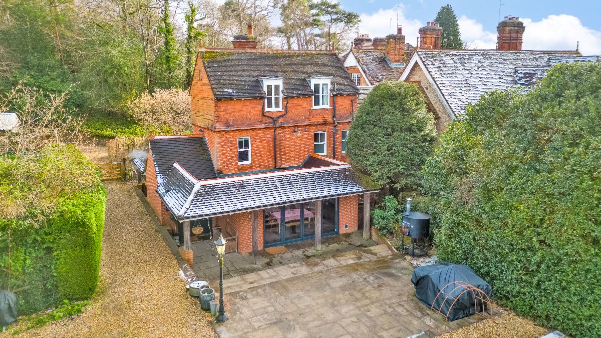 6 bedroom end terrace house for sale in London