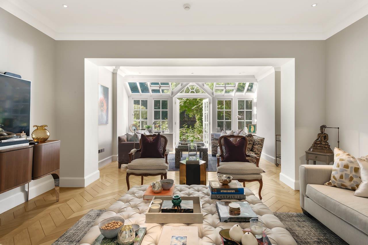 4 bedroom flat for sale 0