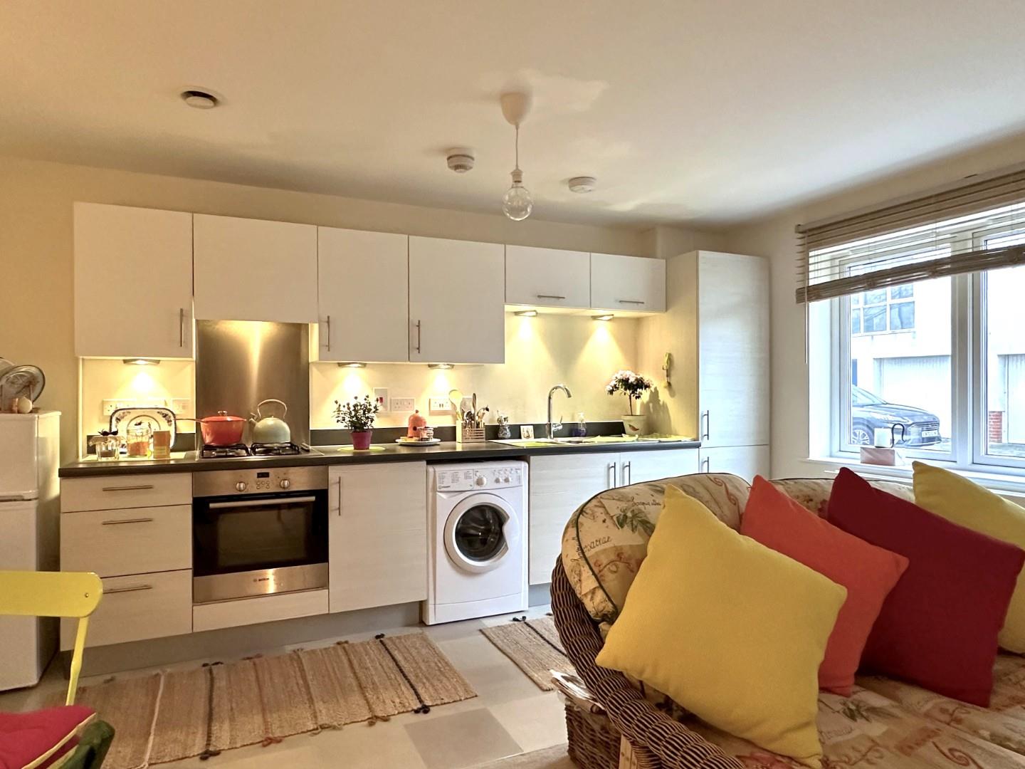 41, Wain Close, Penarth photo 3
