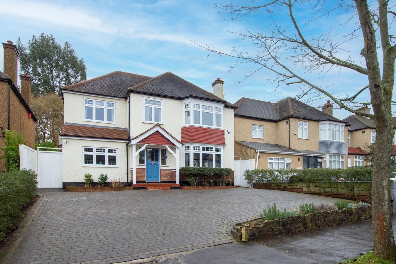 5 bedroom detached house for sale 0