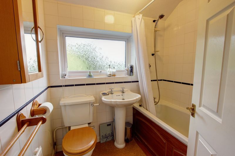 Free property report 39 Northlands Road, Romsey, SO51 5SA Chimnie