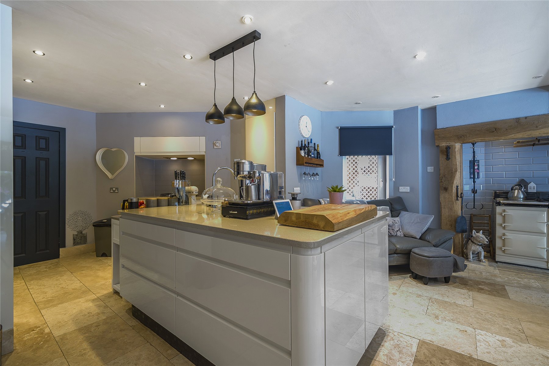 8 bedroom detached house for sale 0