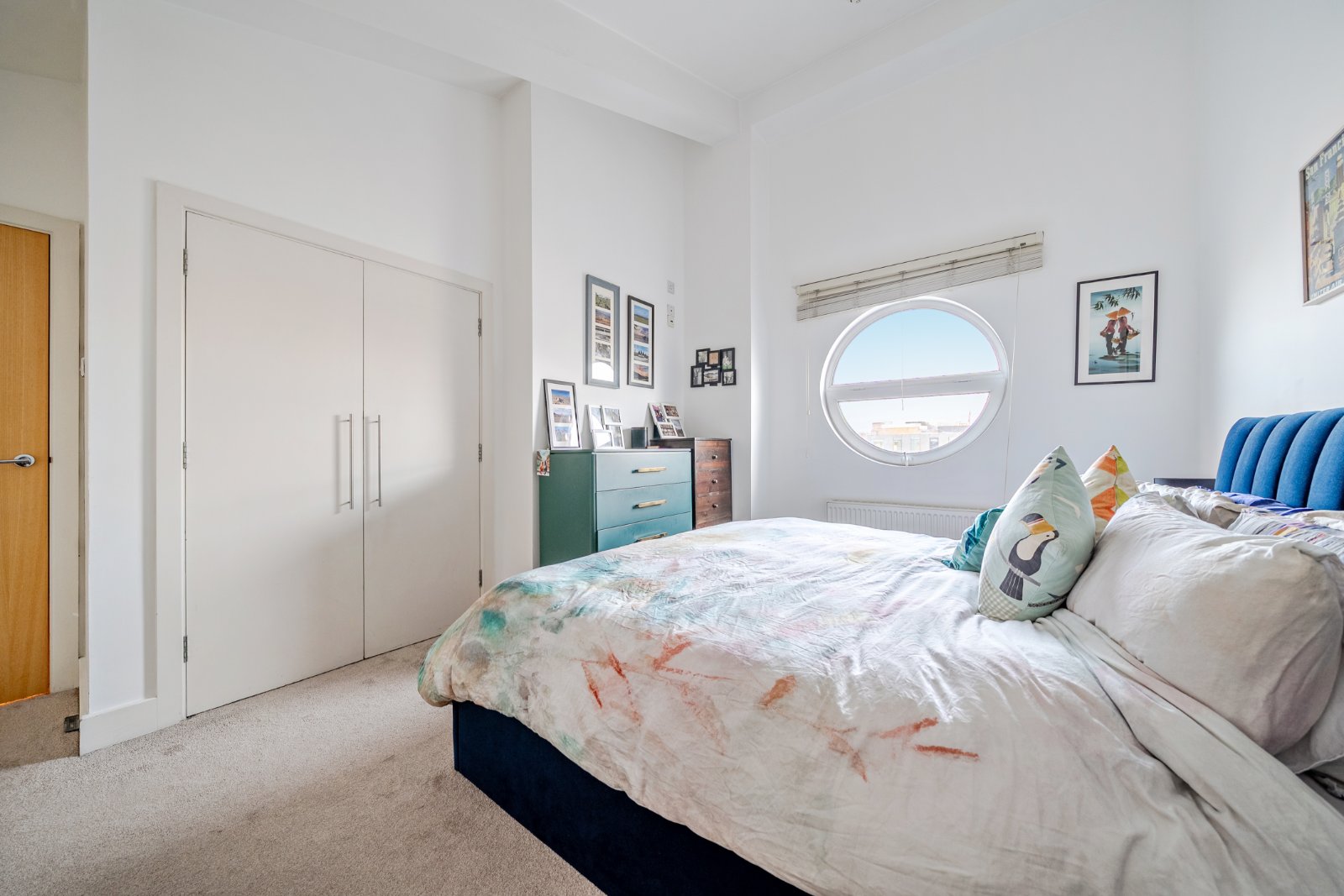 4 bedroom flat for sale 0