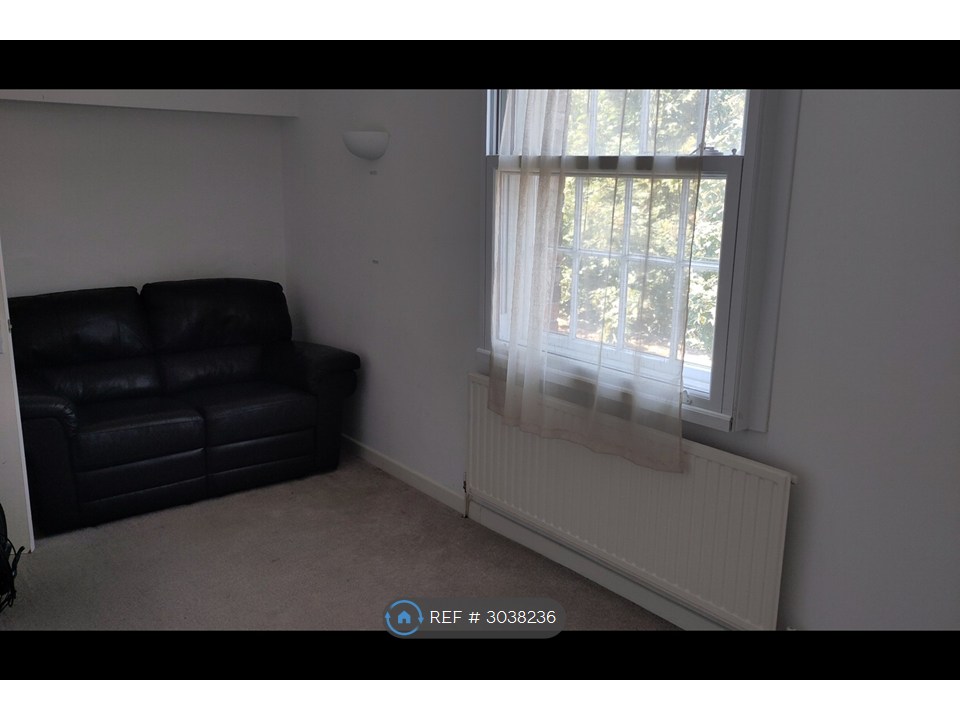 Flat, A East Reach, Taunton photo 5