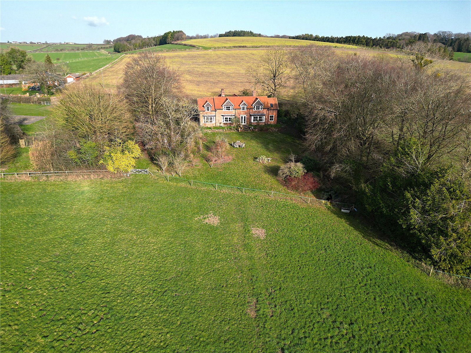 3 bedroom flat for sale in London