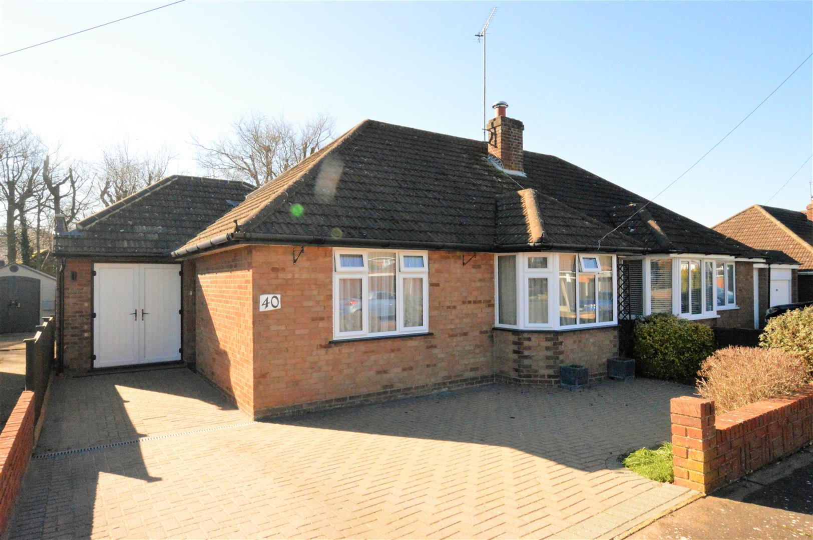 Free property report 40 Marina Drive, Dunstable, LU6 2AH Chimnie