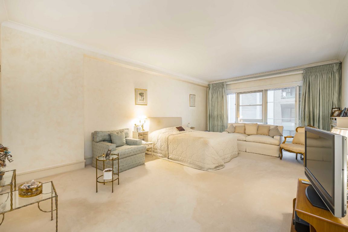 3 bedroom flat for sale 0
