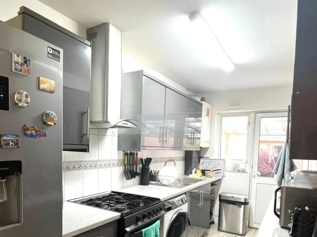 St. Pauls Close, Hounslow photo 5