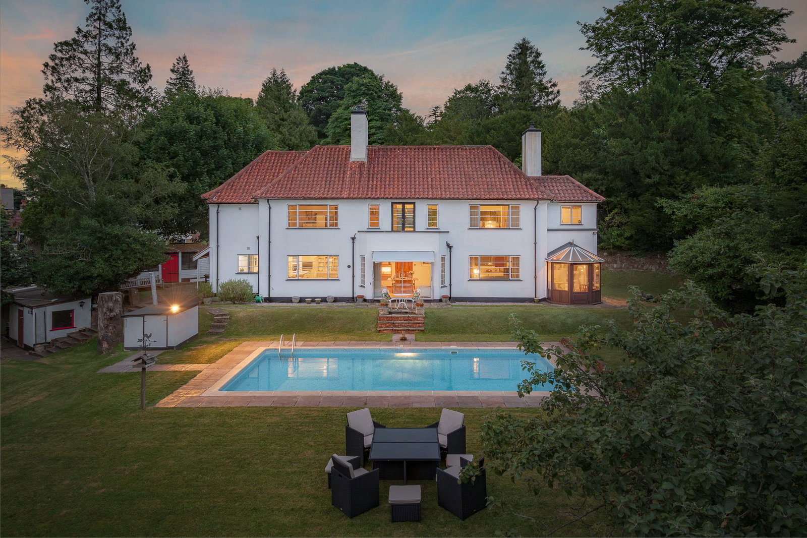 5 bedroom detached house for sale in Caterham