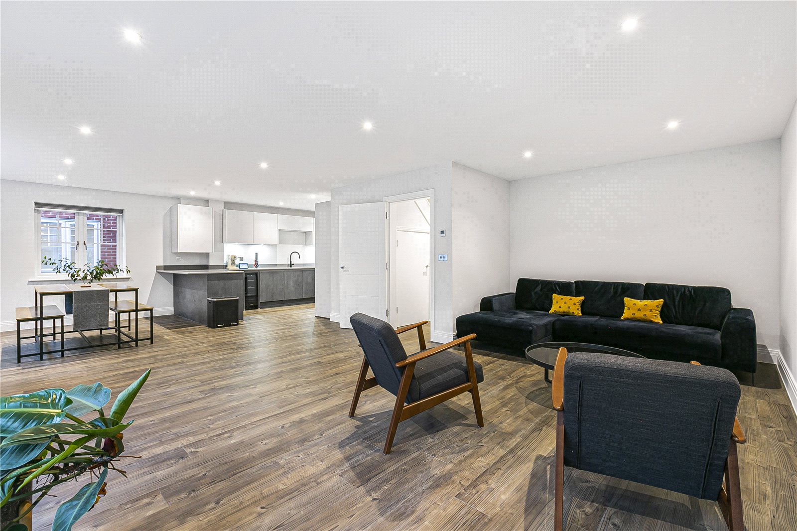 5 bedroom detached house for sale 0