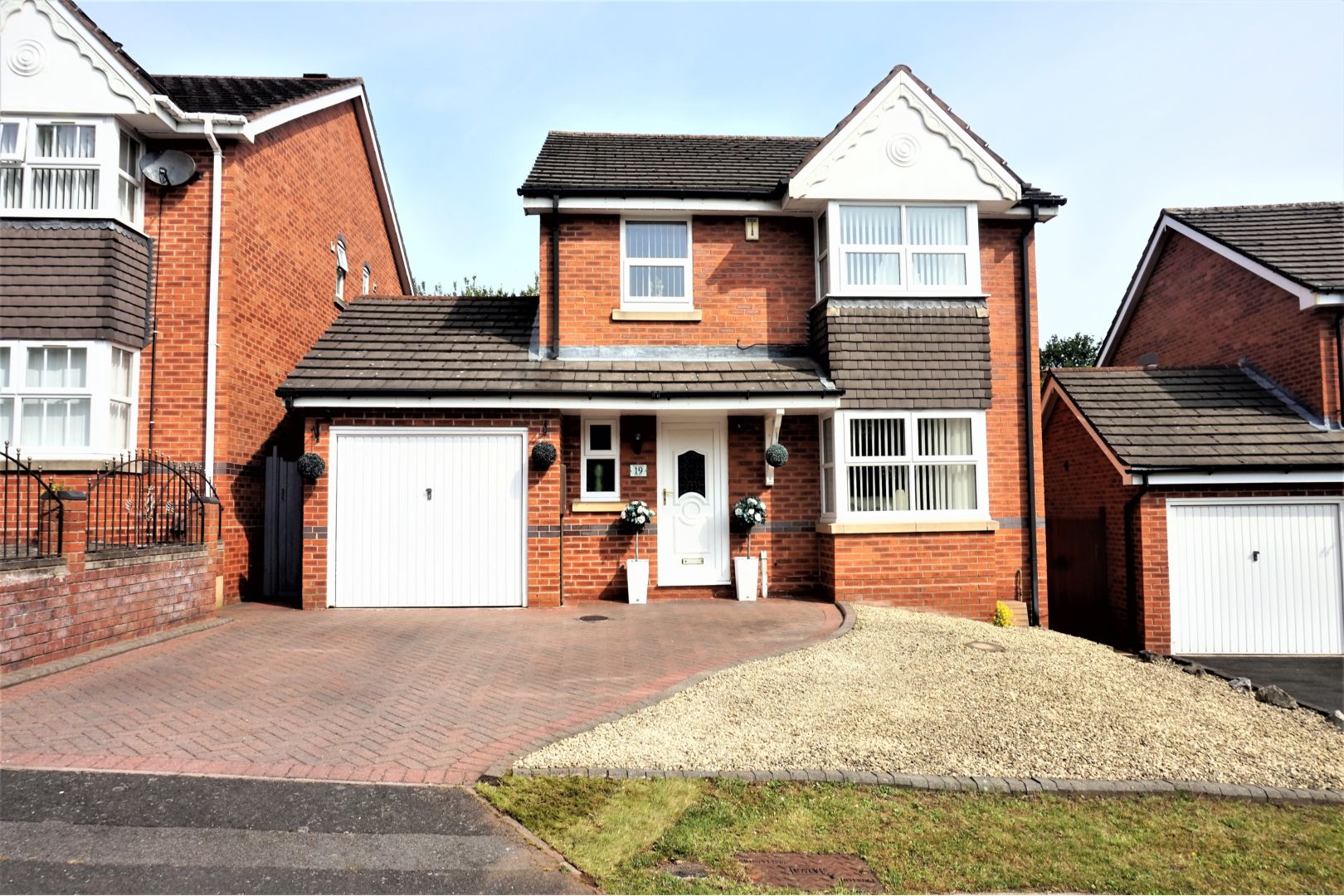 Free property report 19 Bridle Grove, West Bromwich, B71 3SF Chimnie