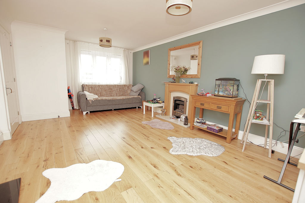 26, Tiger Moth Close, Lee-On-The-Solent photo 4