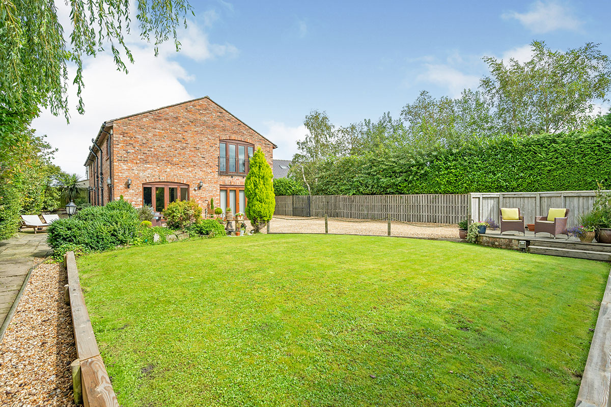 Photos of Warrington Road, Rainhill, Prescot, Merseyside L35 56193049