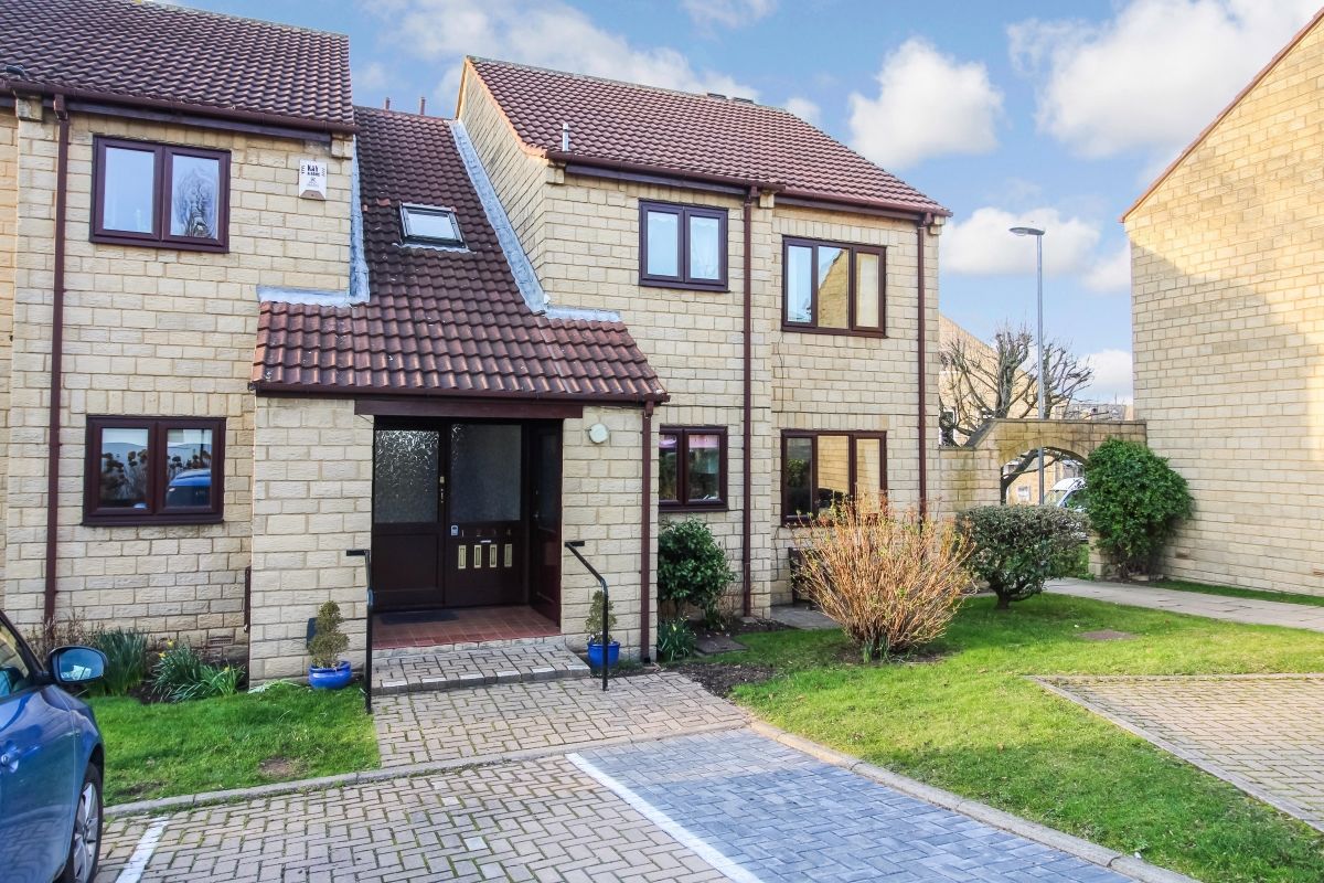 Free property report 3 Millgarth Court, Collingham, Wetherby, LS22 5JZ