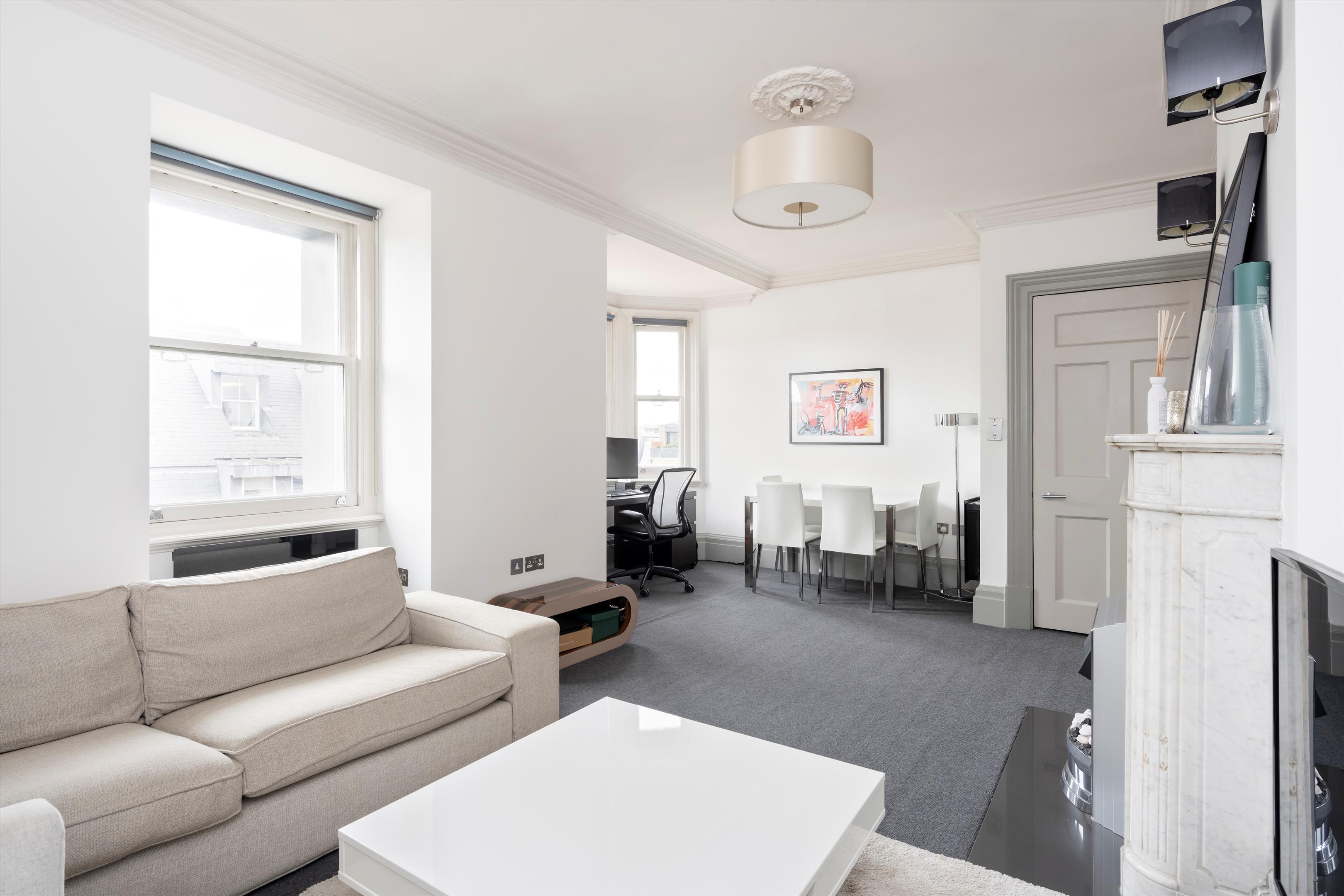 Berkeley House, London photo 2