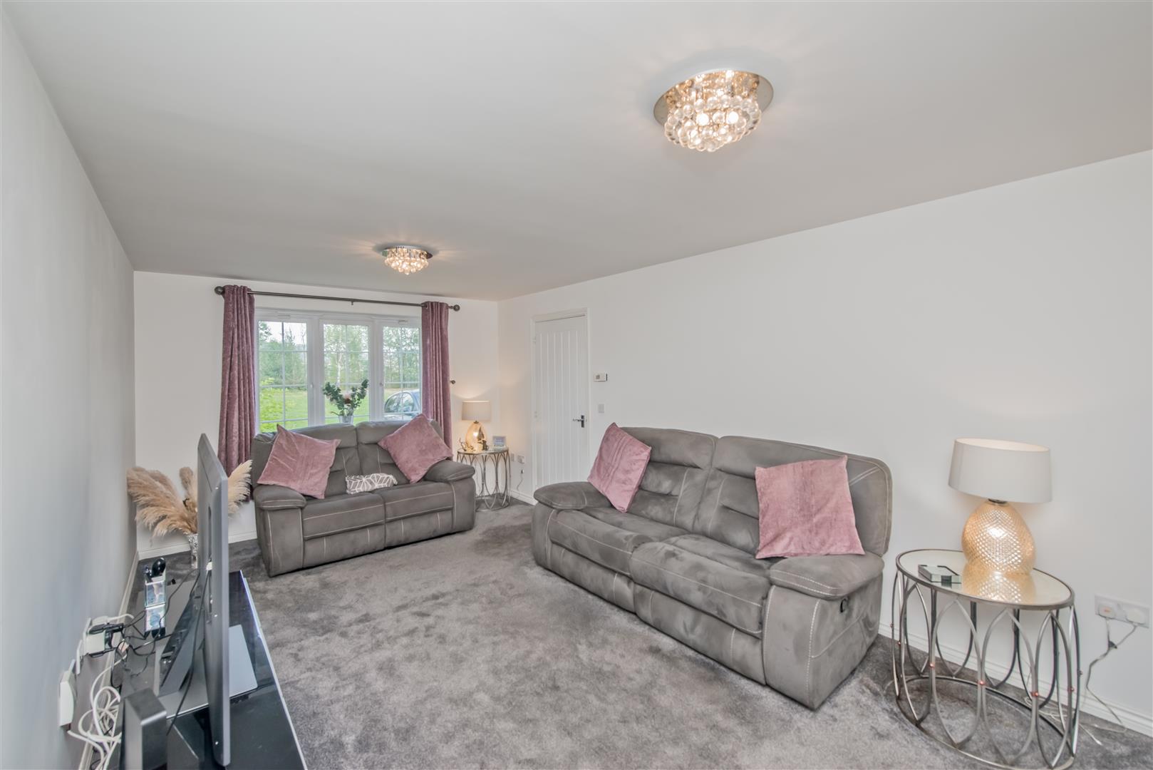 8, Pullman Crescent, Leeds photo 3