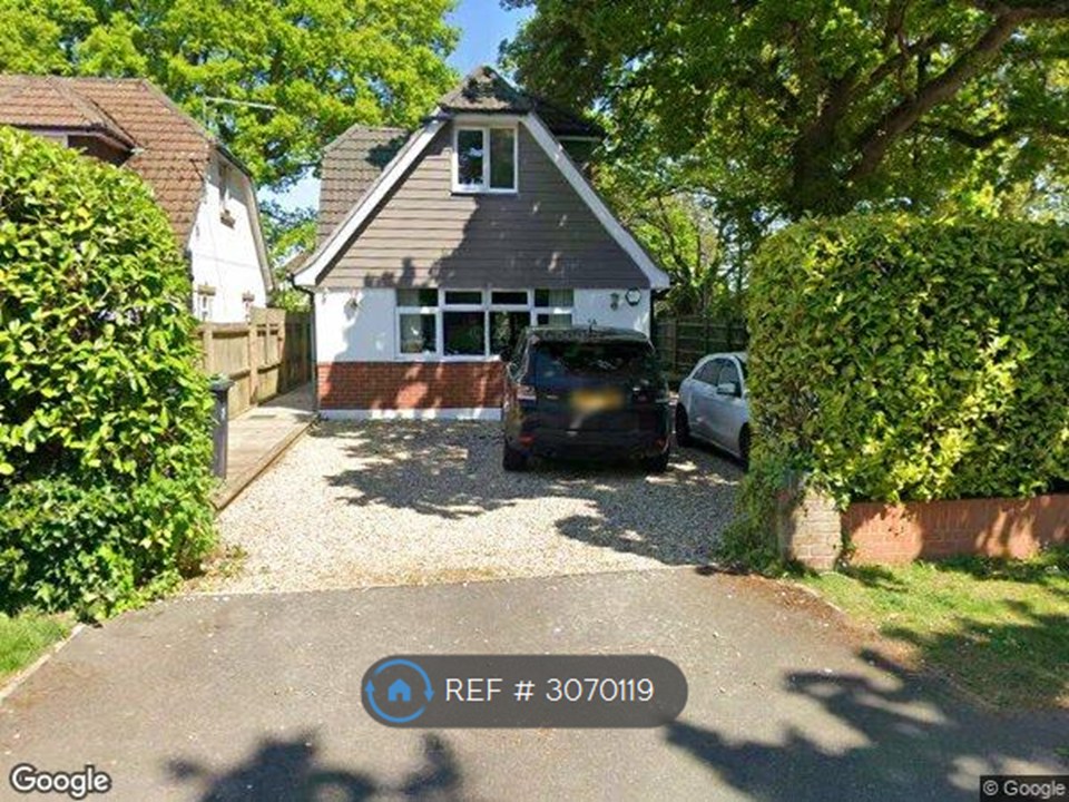 A Hayes Close, Wimborne photo 2