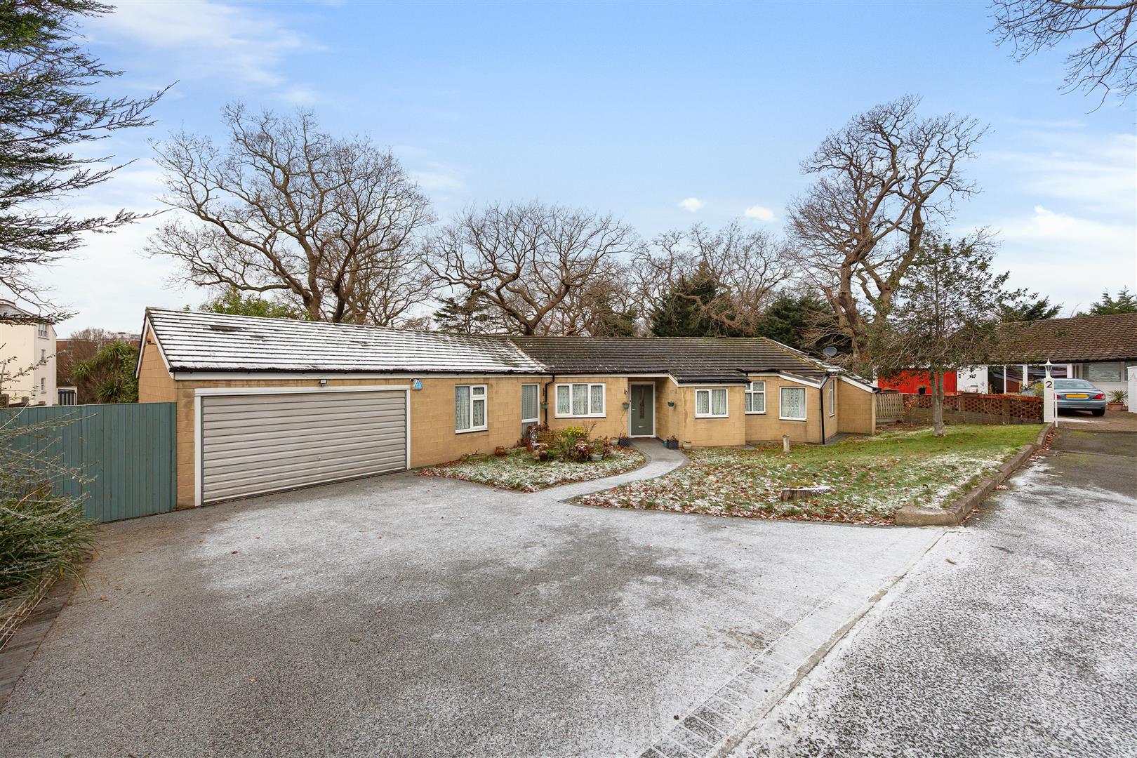 2 bedroom flat for sale in London