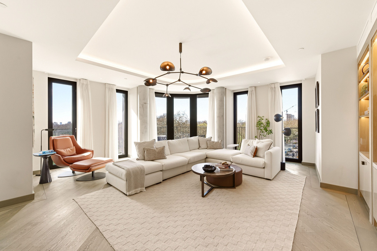 Flat Flat 48, 123, Bayswater Road, London photo 4