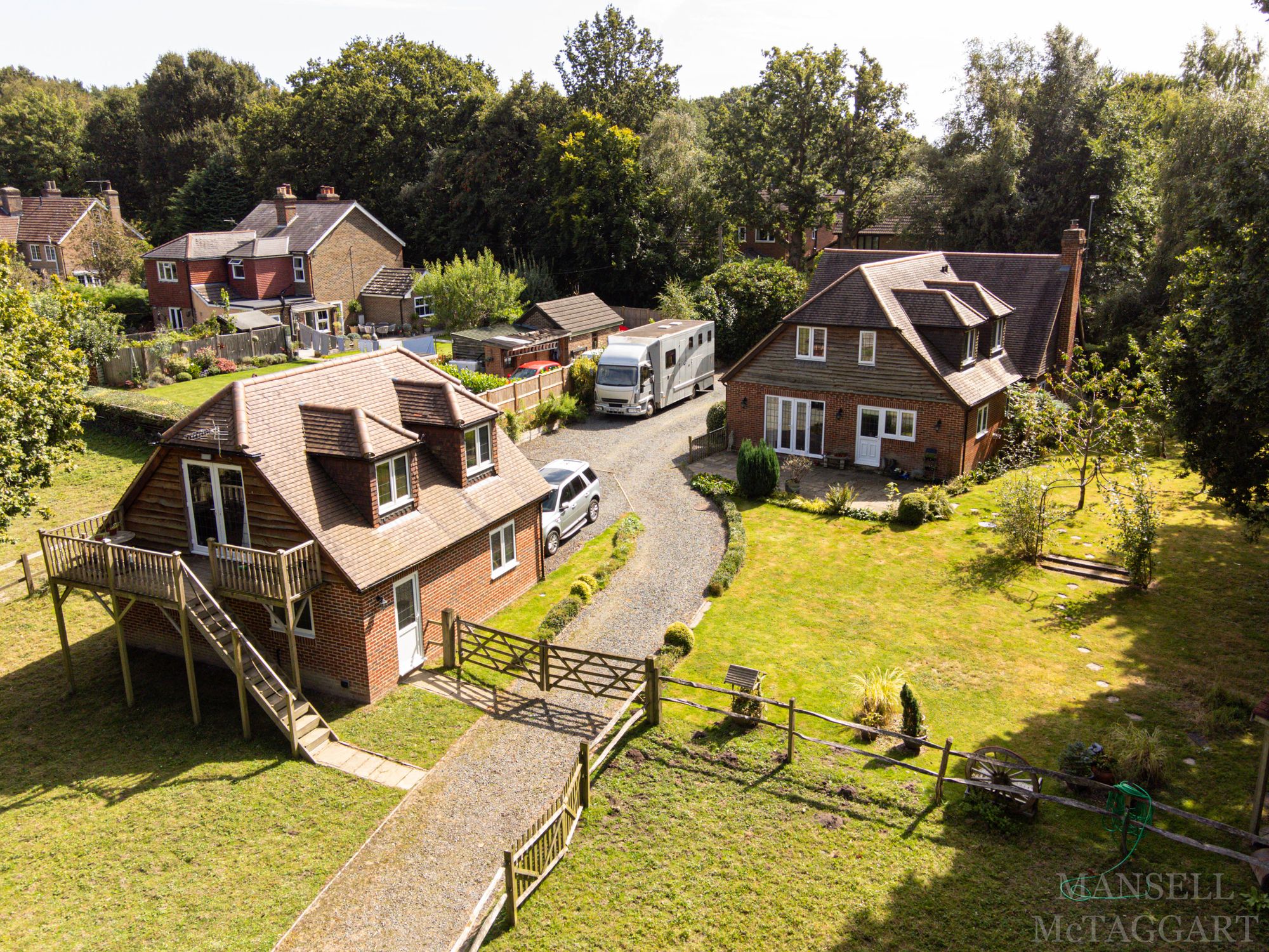 5 bedroom detached house for sale 0