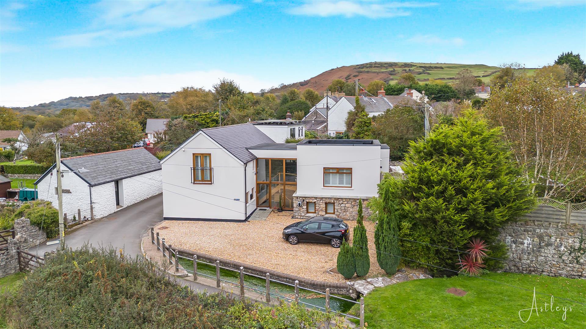 6-bed detached on Llanrhidian, Swansea SA3, £900,000