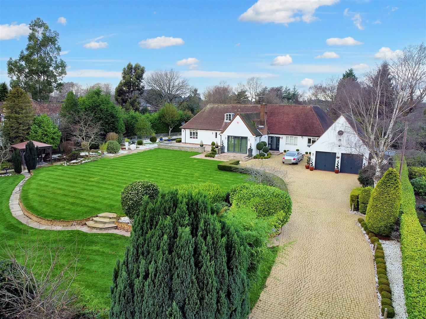 4 bedroom detached house for sale 0