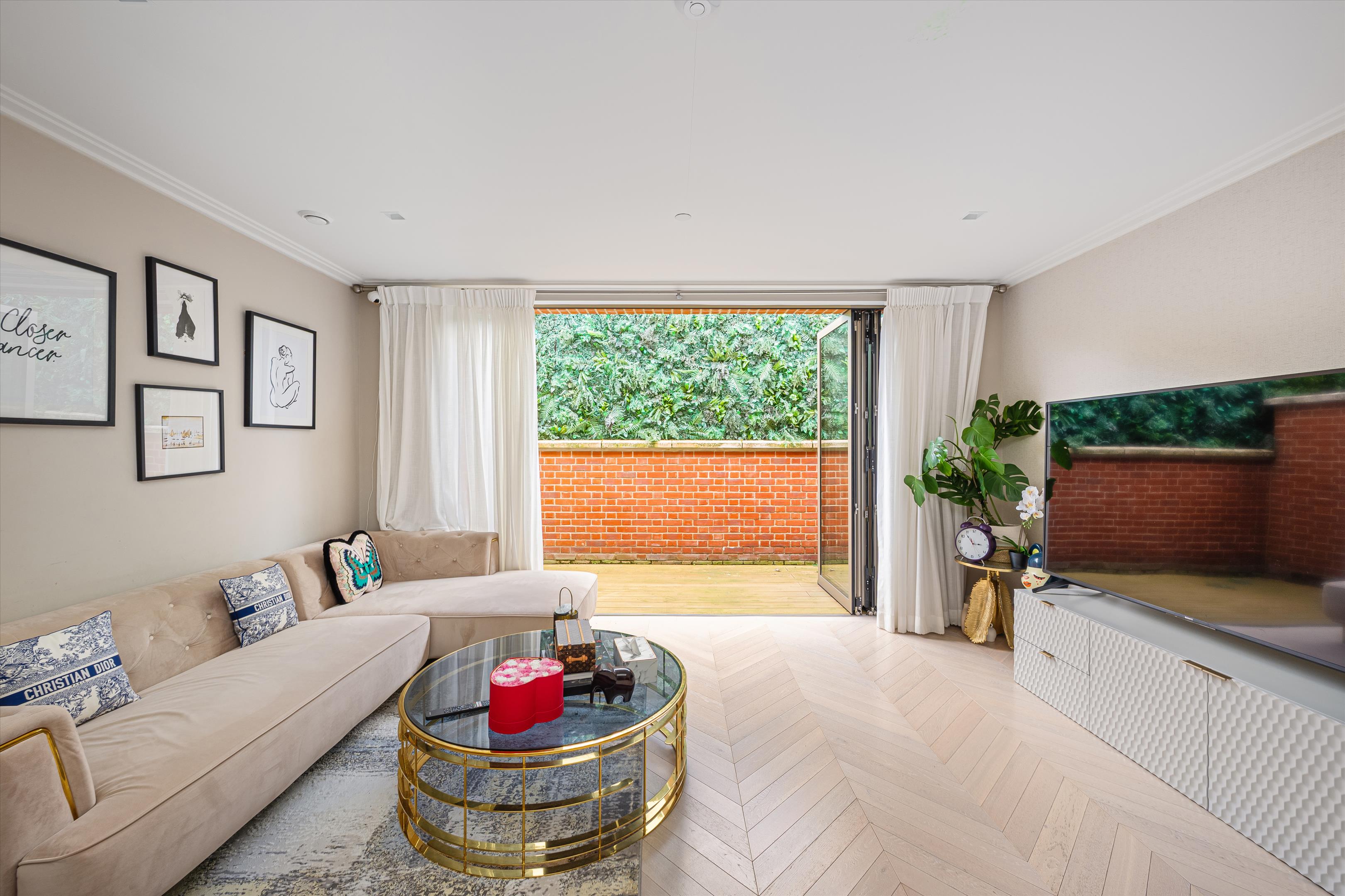 4 bedroom terraced house for sale 0