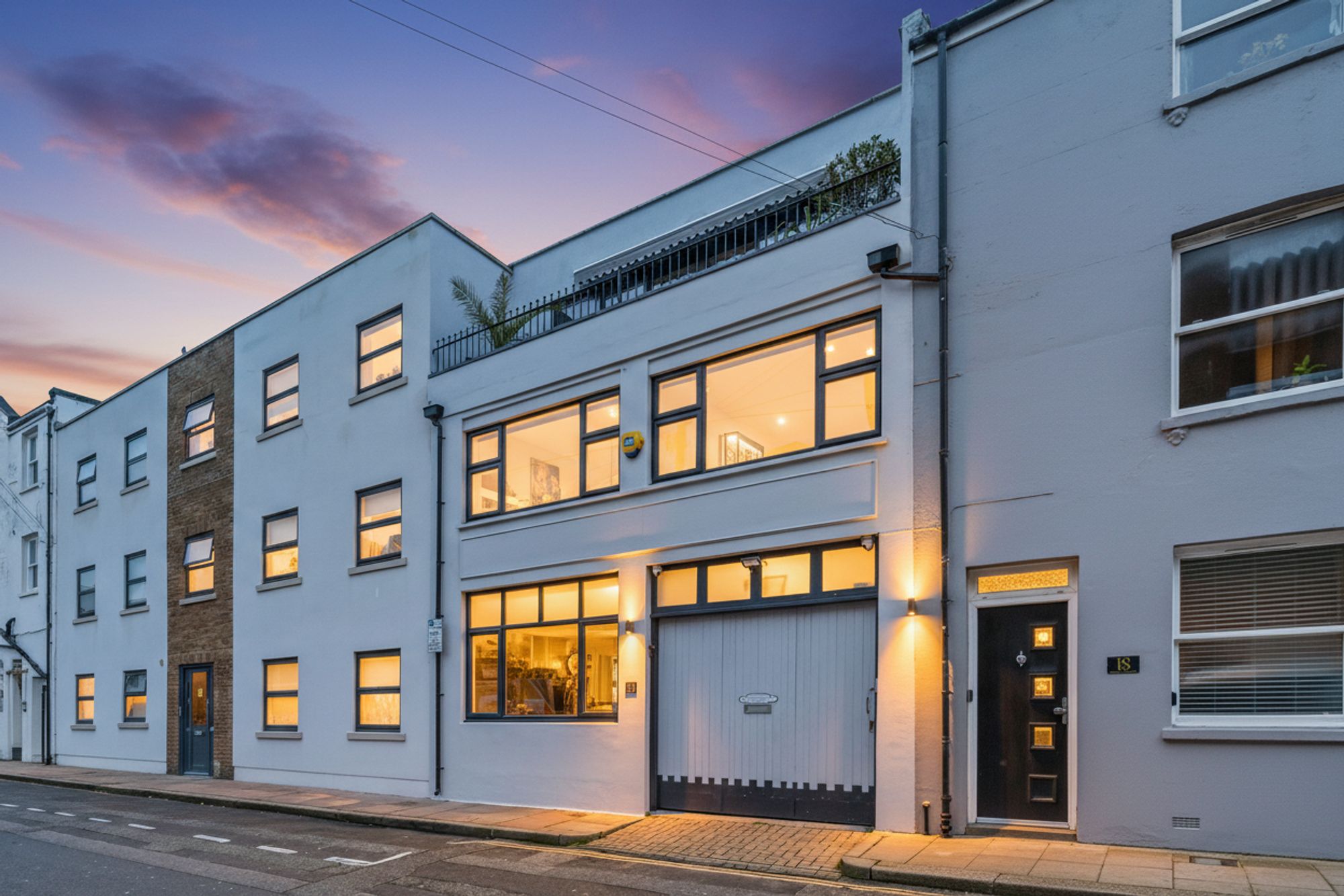 4 bedroom terraced house for sale 0