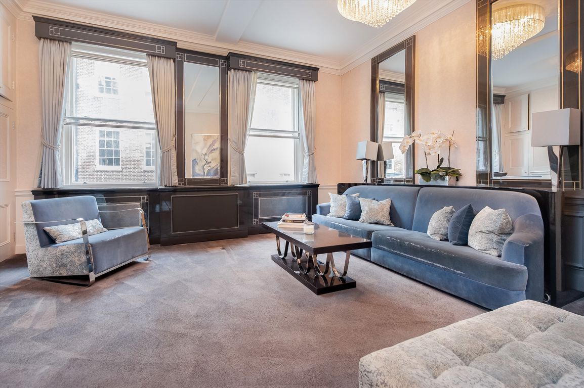 4 bedroom terraced house for sale in London