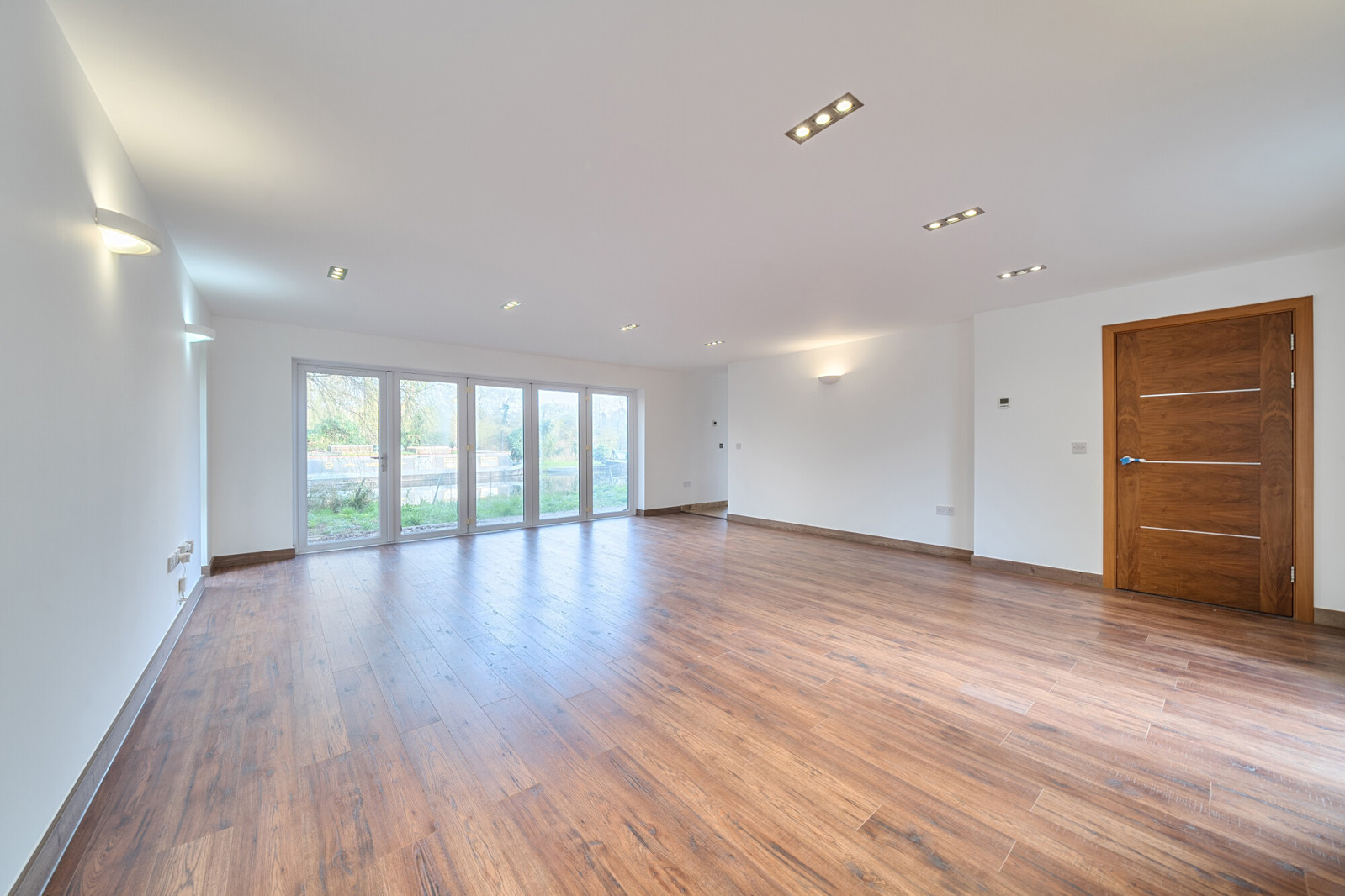 5 bedroom town house for sale 0