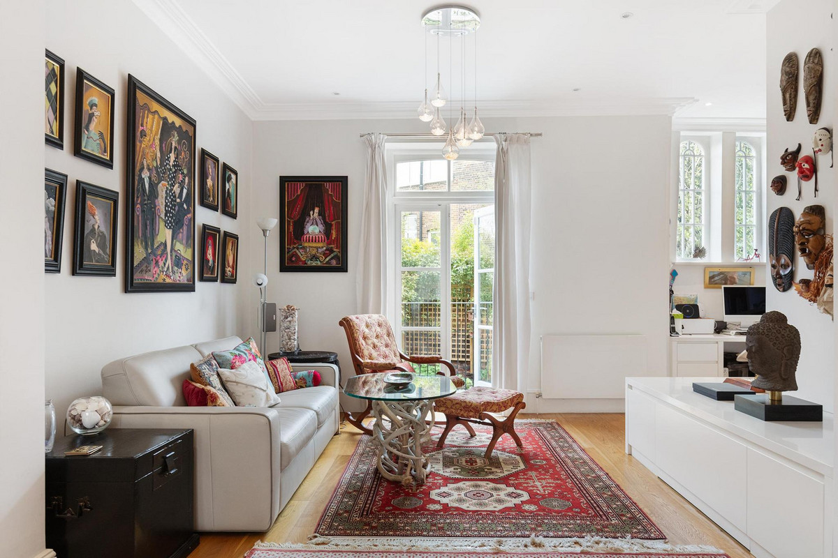 3 bedroom flat for sale