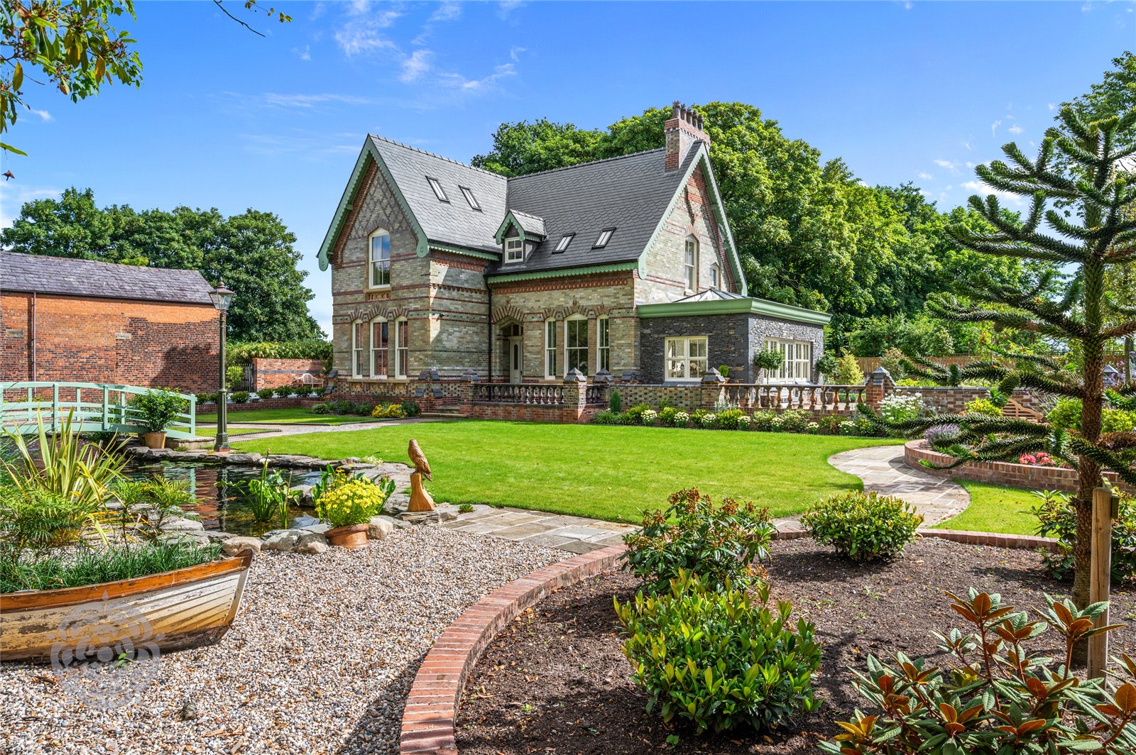 3 bedroom link-detached house for sale