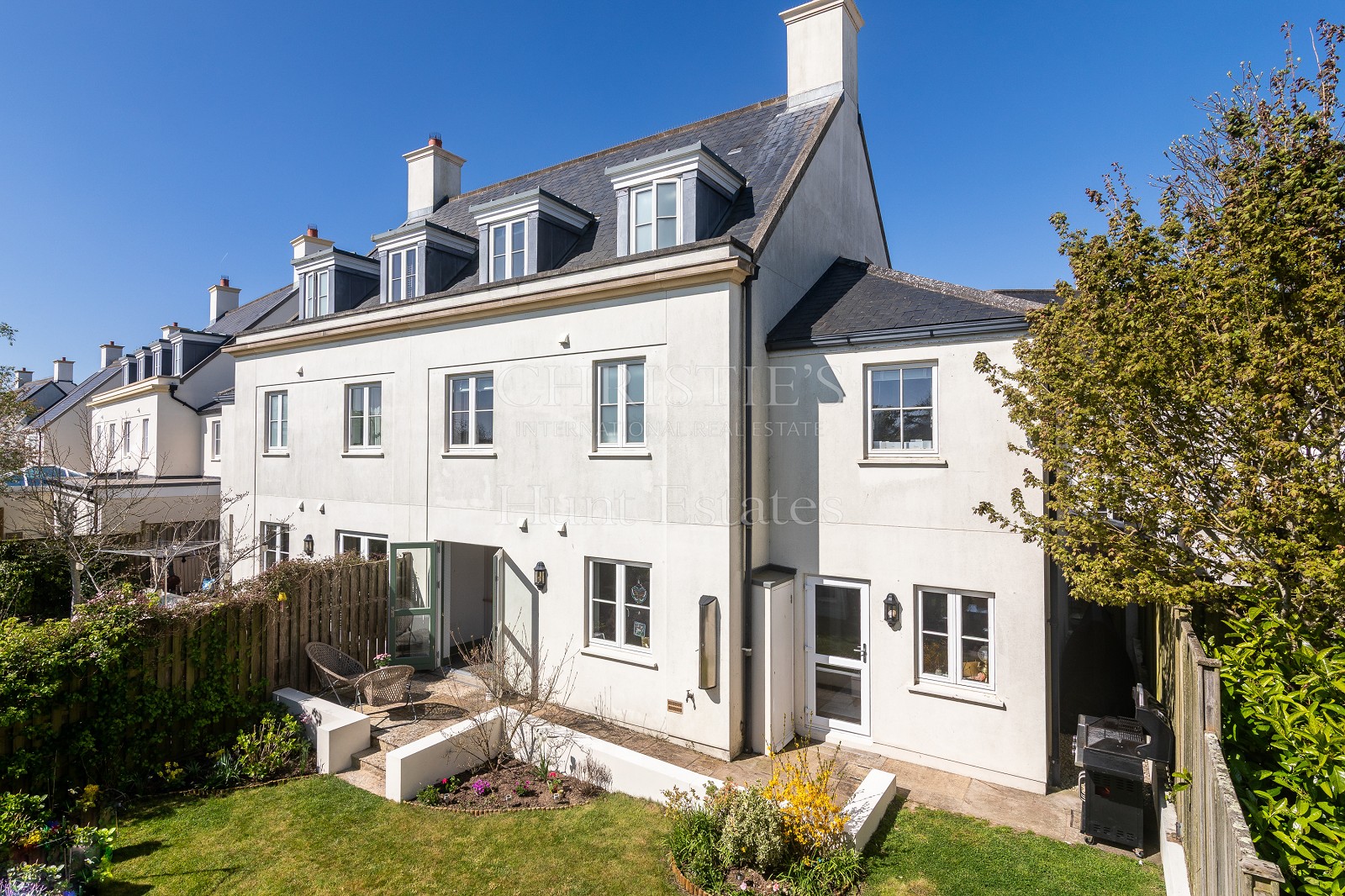 4 bedroom semi-detached house for sale 0