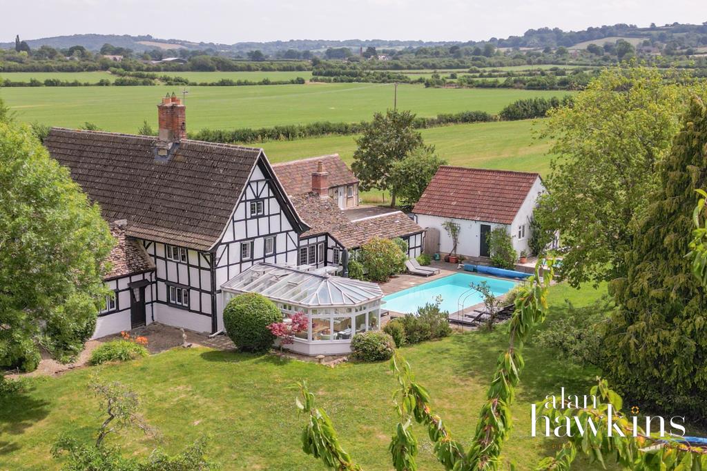 7 bedroom detached house for sale 0