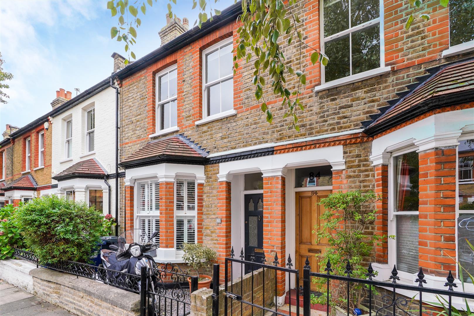 Terraced, 1,195 sq ft